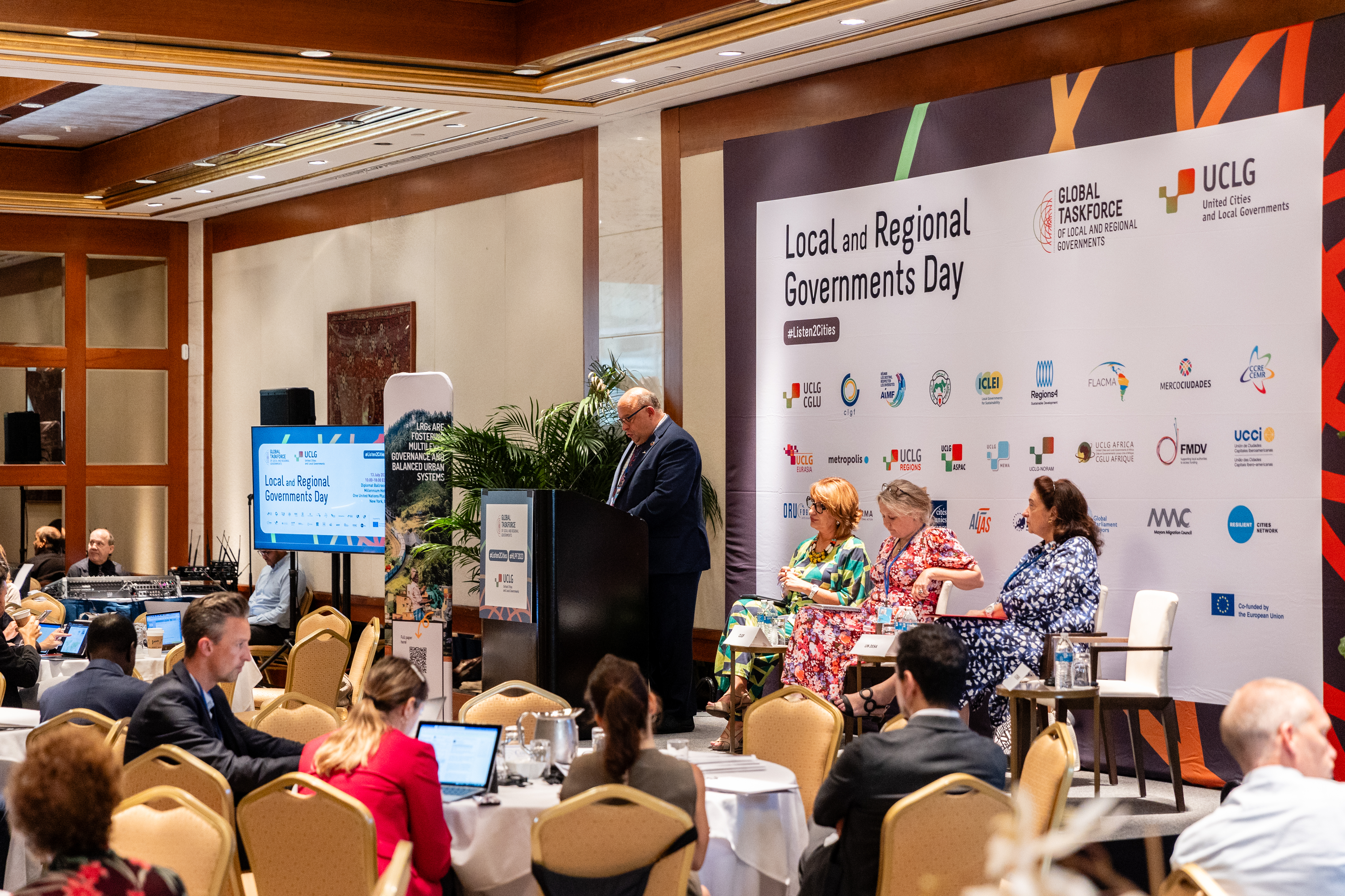Localization at the centre of the HLPF